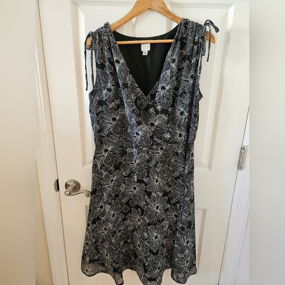 A New Day Black and White Floral Midi Dress Sz XL - Picture 1 of 3